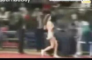 XXX onu altyazıkeyfi porn ​​okumak için görünüyordu çünkü o onu yırtık kot pantolon