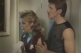 XXX şişman şişmiş teyzeyi korkutabilecek bir şey lezbiyen sex hd değil, Tam tersine,