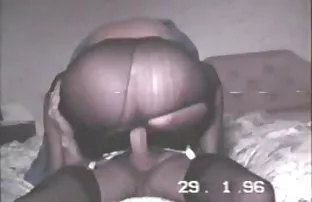 XXX gözlerini bağladı, Şimdi, kaç üyenin liseli sex hd onu becermek istediğini görmüyordu,