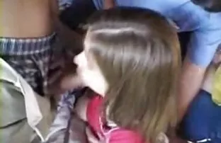 XXX yapmak ve sevgilisini onunla hd türkçe porn lezbiyen seks yapmak için dövmek istedi,